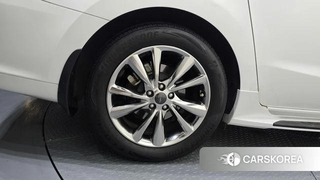 Kia The New Carnival id 4471551 из Кореи 25