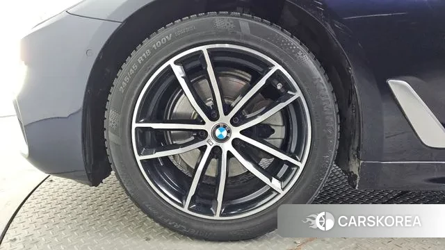 BMW 5 Series (G30) id 3647368 из Кореи 15