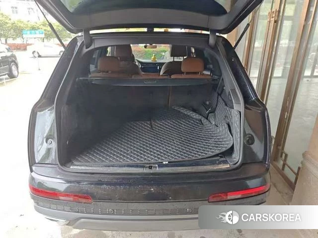 Audi Q7 2021 Черный из Китая, фото 5