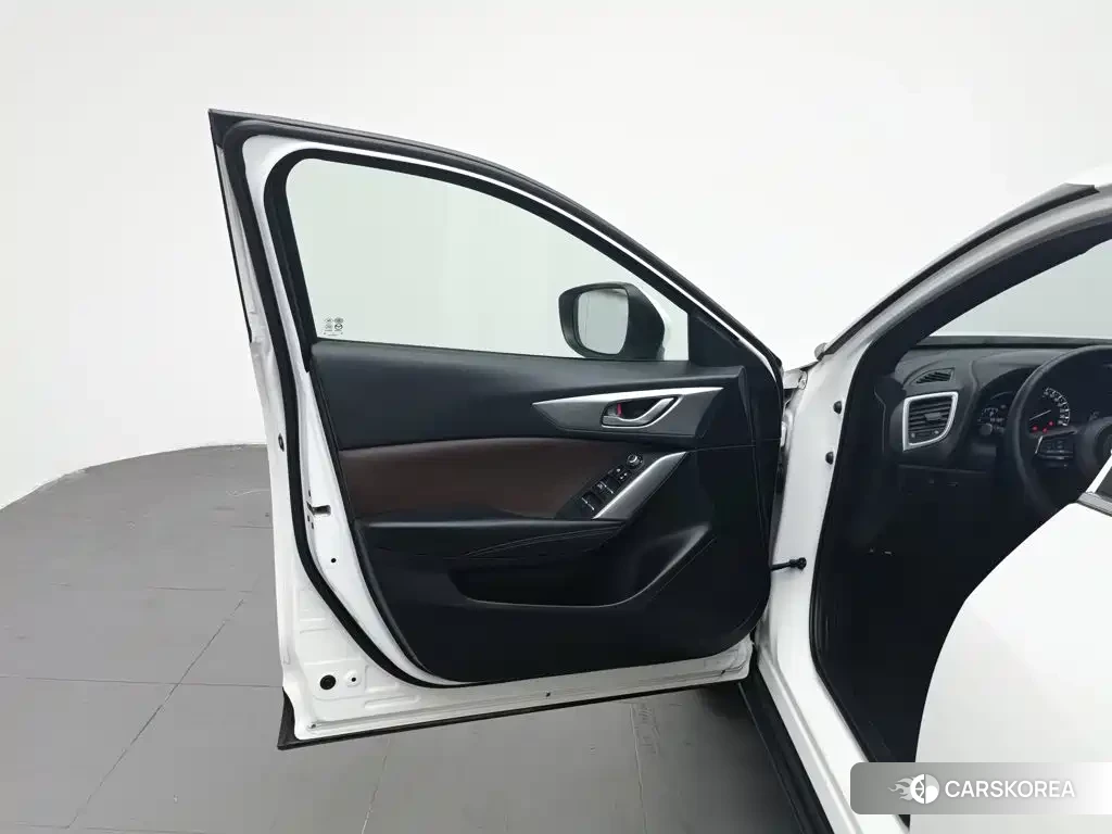 Mazda CX-4 id 4659928 из Китая 19