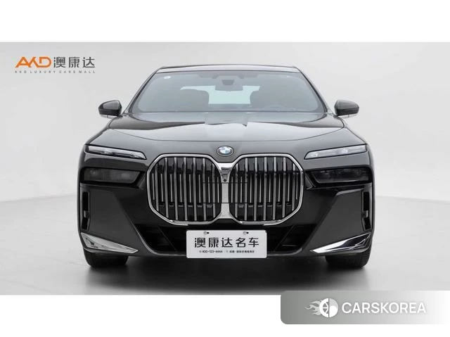 BMW 7 series 2025 Серебристо-серый из Китая, фото 5