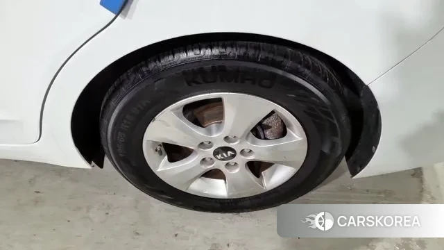 Hyundai Avante AD id 3608393 из Кореи 13