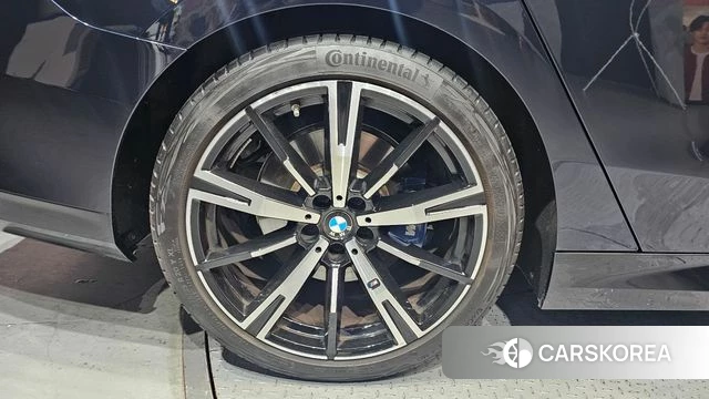 BMW 5 Series (G60) id 4480628 из Кореи 26