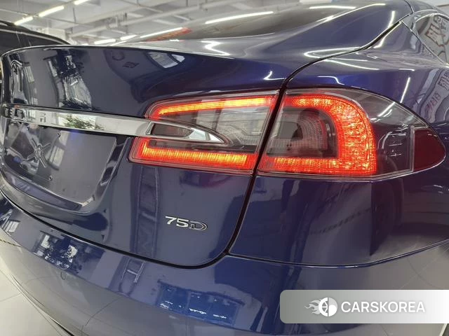 Tesla Model S id 3869502 из Китая 14