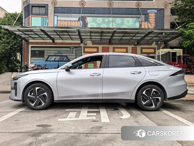 Geely Galaxy Galaxy L6 id 3945134 из Китая 16