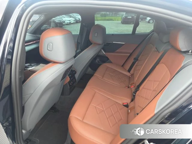 BMW 5 Series (G60) 2025 Черный из Кореи, фото 5