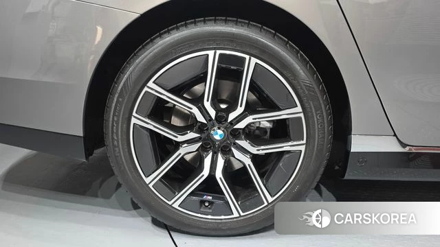 BMW 7 Series (G70) id 4194099 из Кореи 15