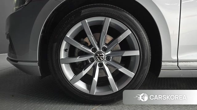 Volkswagen Passat GT (B8) id 4871931 из Кореи 30