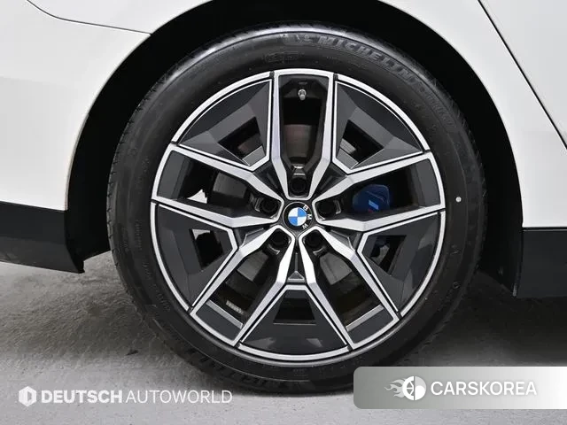 BMW 5 Series (G60) id 3431598 из Кореи 15