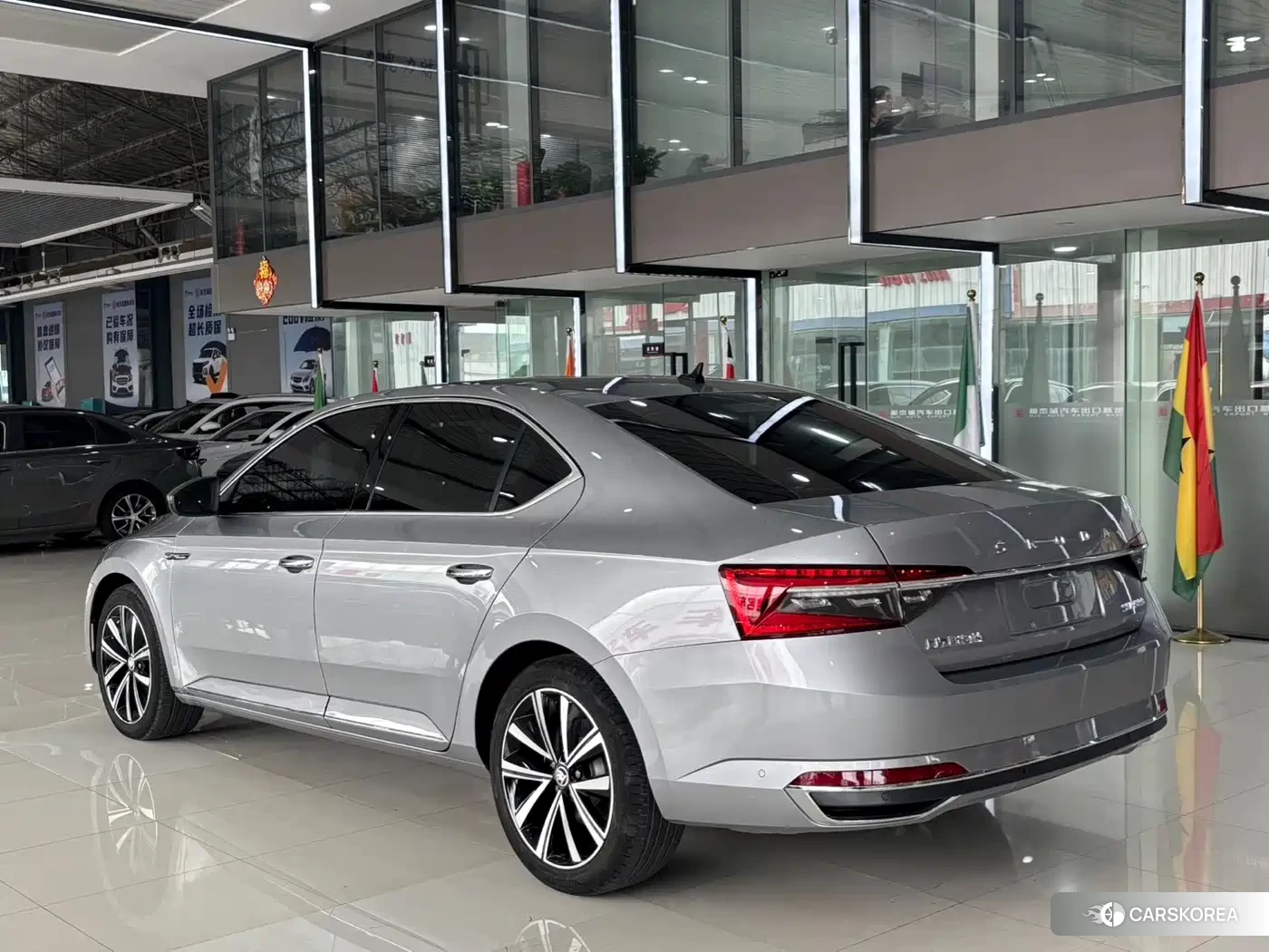 Skoda Superb 2023 Silver/gray из Китая, фото 6