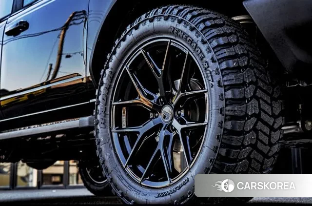 Ford Bronco 6th Generation 2022 Черный из Кореи, фото 5