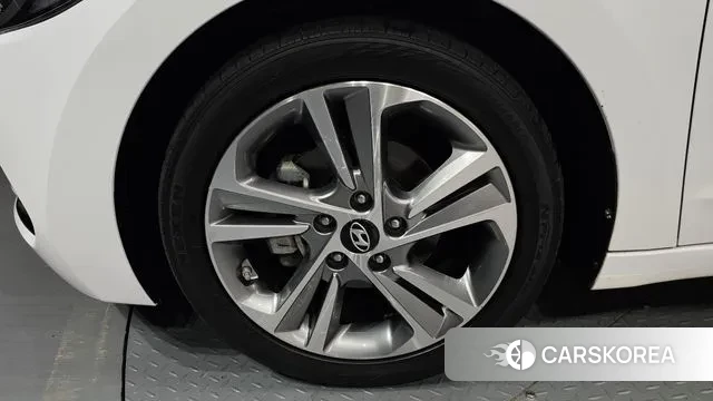 Hyundai Avante AD id 3009314 из Кореи 15