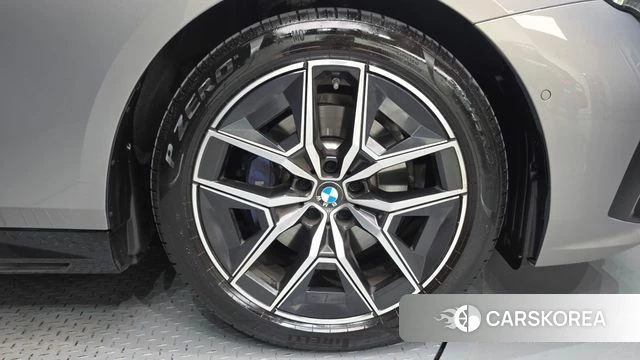 BMW 5 Series (G60) id 4681367 из Кореи 15