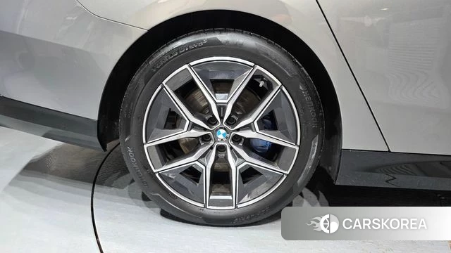 BMW 5 Series (G60) id 4655349 из Кореи 35