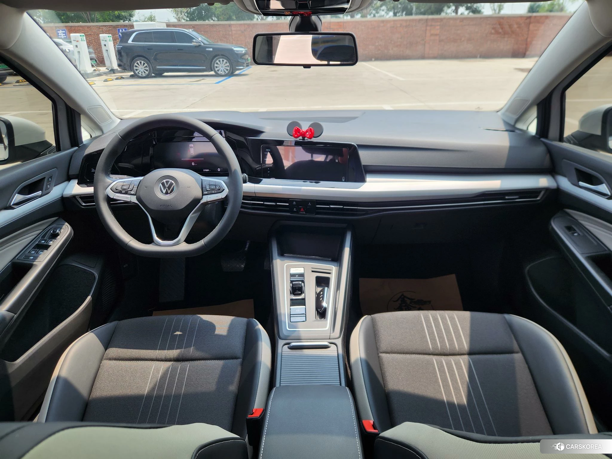 Volkswagen Golf 2022 Белый из Китая, фото 5