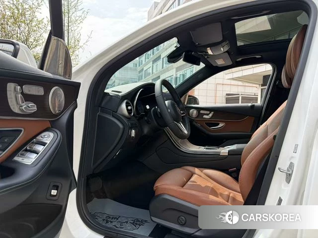 Mercedes-Benz GLC 2023 Белый из Китая, фото 5