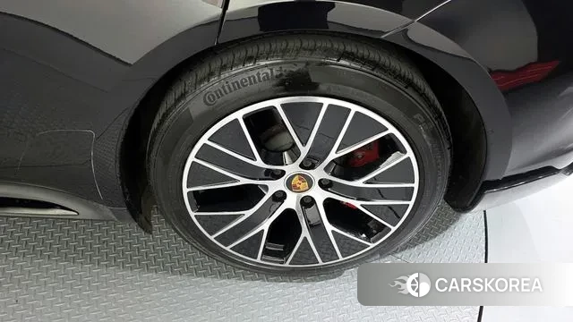 Porsche Taycan id 3373905 из Кореи 15