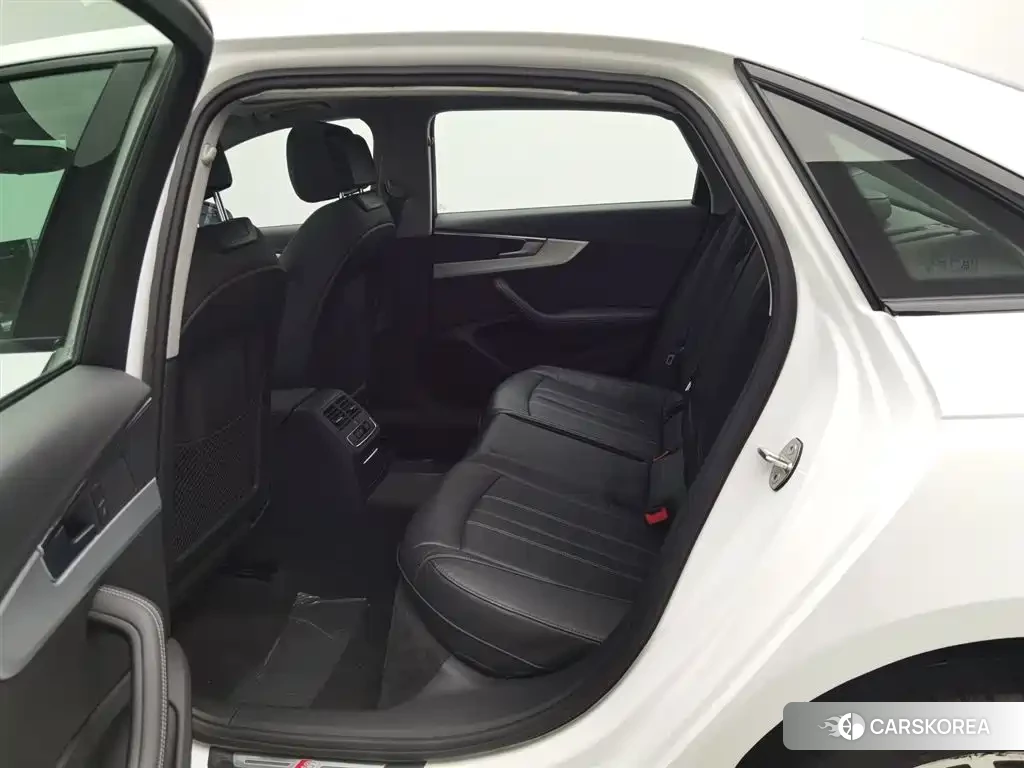 Audi A4L id 4655137 из Китая 19