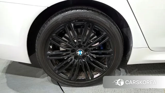 BMW 5 Series (G30) id 3779287 из Кореи 15