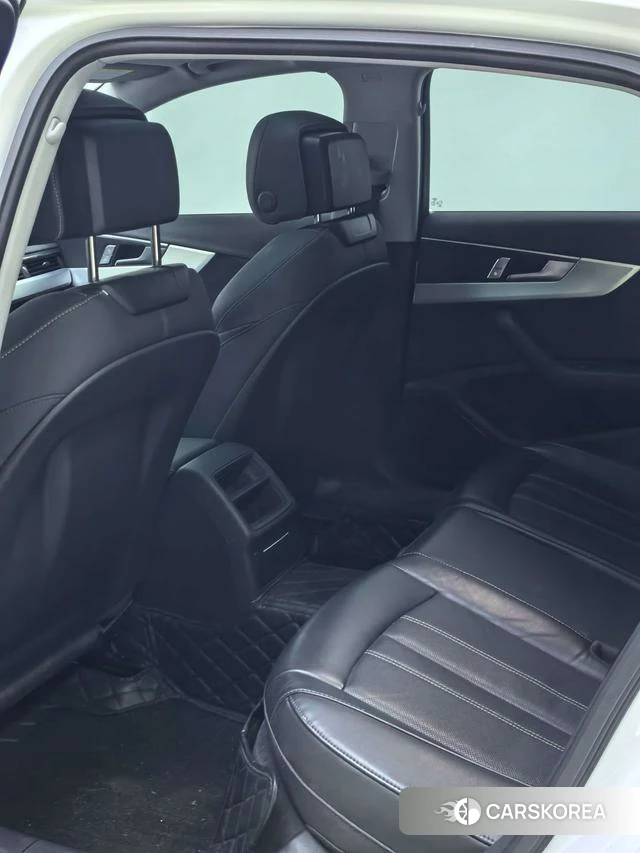 Audi A4L id 4219909 из Китая 10