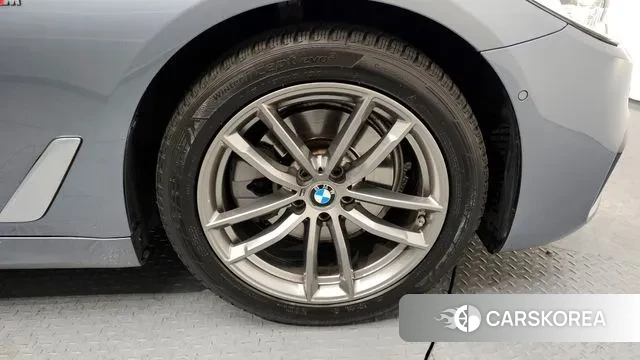 BMW 5 Series (G30) id 3718713 из Кореи 15