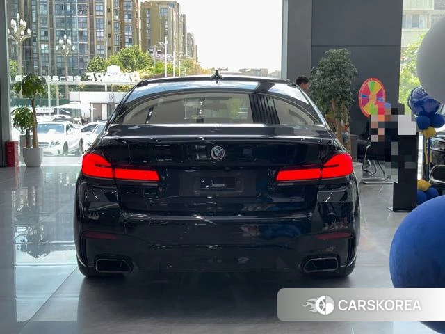 BMW 5 series 2021 Черный из Китая, фото 5