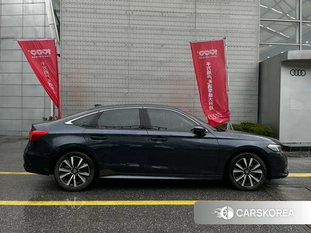 Honda Civic id 4236662 из Китая 11