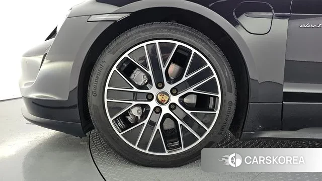 Porsche Taycan id 3395163 из Кореи 15