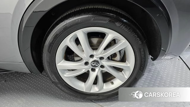 Infiniti Q30 id 4339517 из Кореи 27