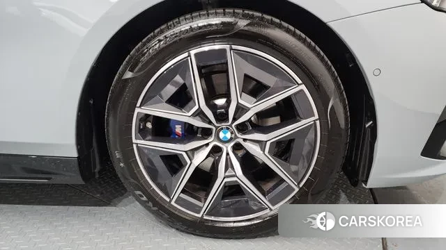 BMW 5 Series (G60) id 3472007 из Кореи 15