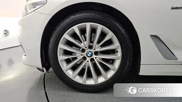 BMW 5 Series (G30) id 3019035 из Кореи 15