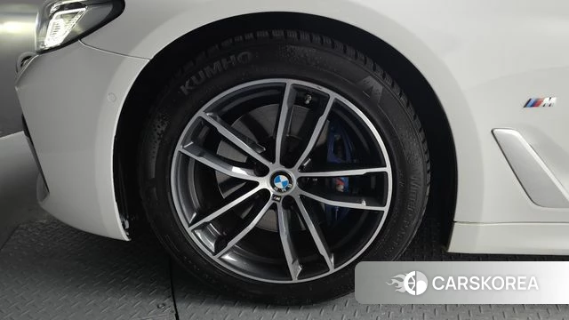 BMW 5 Series (G30) id 3812963 из Кореи 15