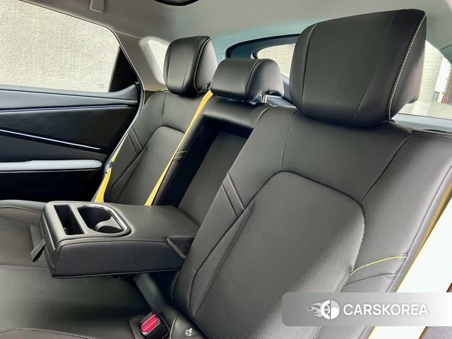 Toyota bZ5 id 3920611 из Китая 11