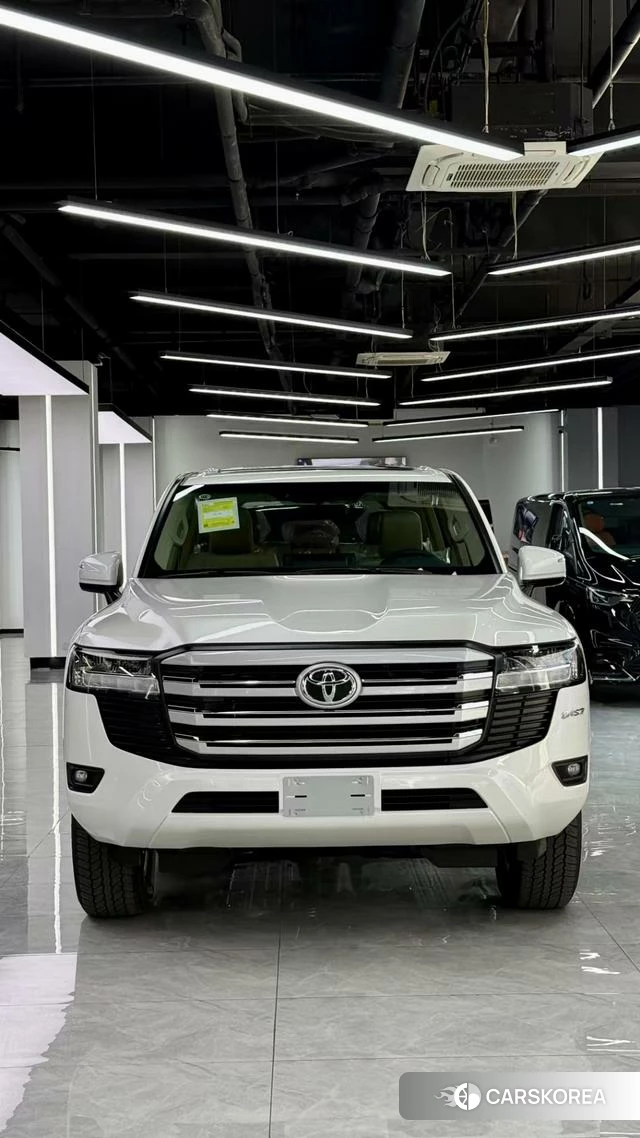 Toyota Land Cruiser (imported) 2025 Белый из Китая, фото 5