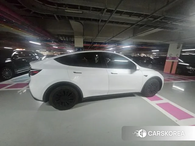 Tesla Model Y 2022 Белый из Кореи, фото 5