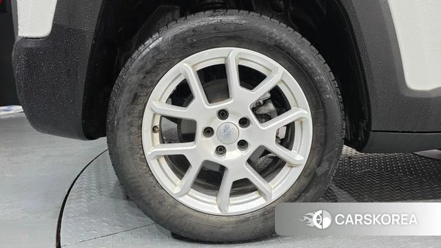Jeep Renegade id 4754778 из Кореи 26