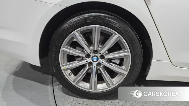 BMW 5 Series (G30) id 3924663 из Кореи 15