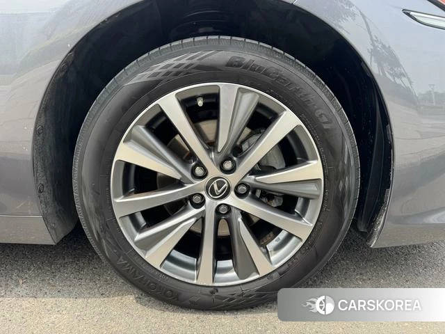 Lexus ES id 4301782 из Китая 10