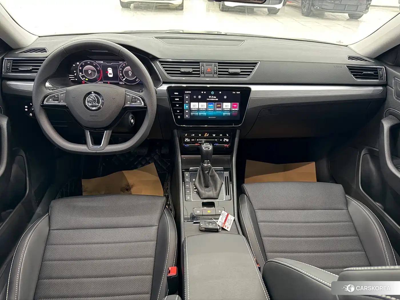 Skoda Superb 2024 Silver/gray из Китая, фото 6