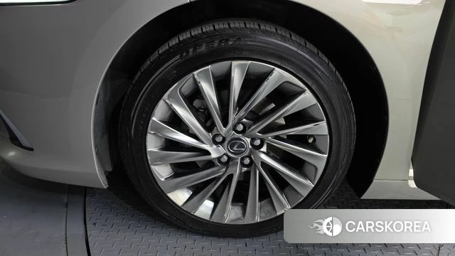 Lexus ES300h 7th generation id 3936776 из Кореи 15