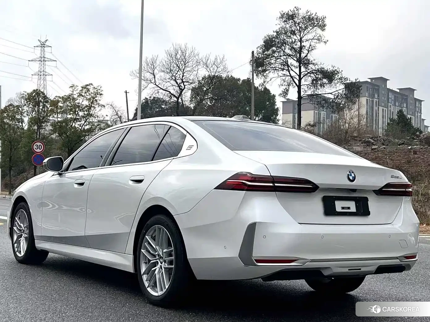 BMW 5 series 2025 Белый из Китая, фото 5