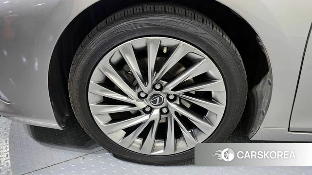Lexus ES300h 7th generation id 4294943 из Кореи 30