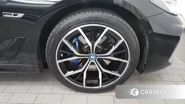 BMW 5 Series (G30) id 3372295 из Кореи 15