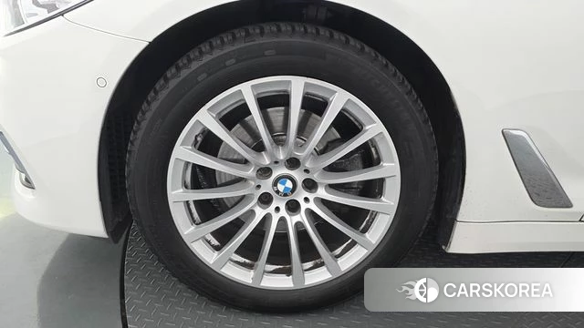 BMW 5 Series (G30) id 4459176 из Кореи 29