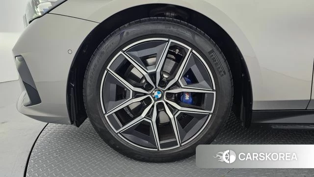 BMW 5 Series (G60) id 4649647 из Кореи 15
