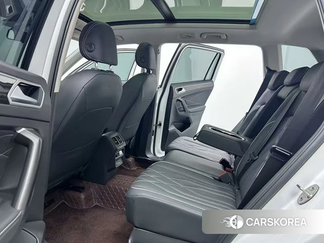 Volkswagen Tiguan L 2024 Белый из Китая, фото 5