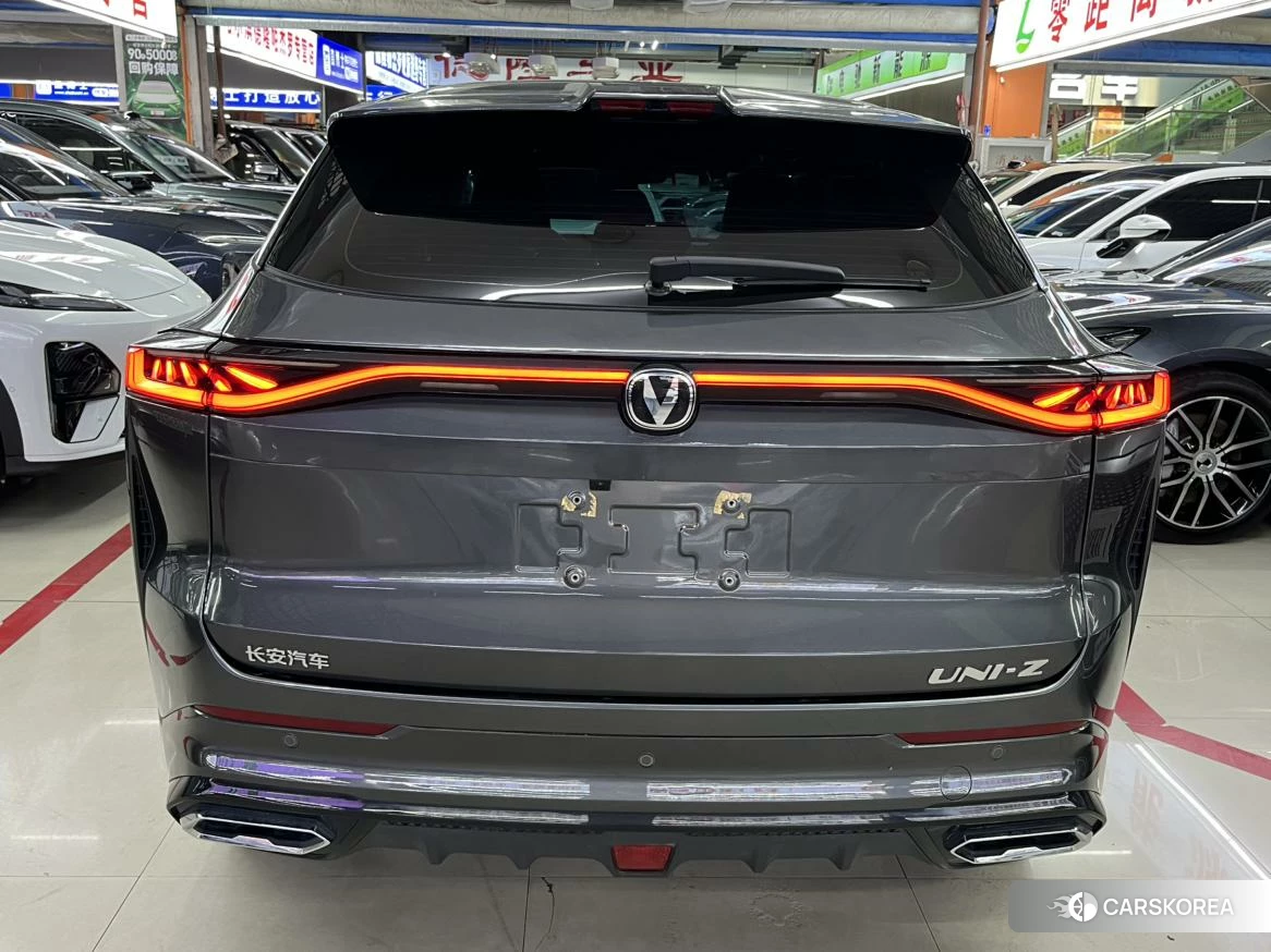 Chang'an UNI-Z PHEV id 4499021 из Китая 12