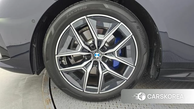 BMW 5 Series (G60) id 4630421 из Кореи 25