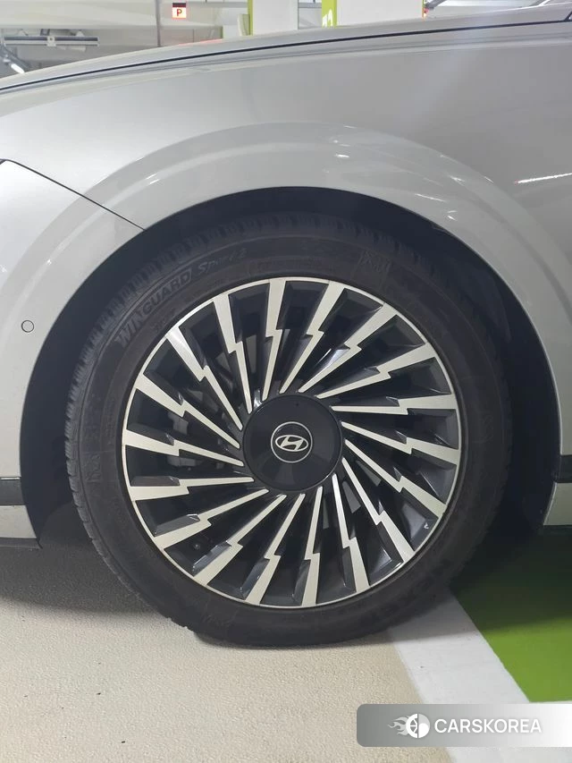 Hyundai Grandeur (GN7) 2023 Серебристо-серый из Кореи, фото 5
