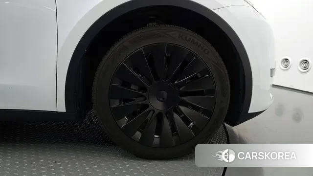 Tesla Model Y id 3316427 из Кореи 15